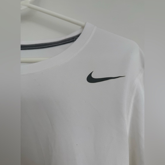 Nike long sleeve - Picture 2 of 6